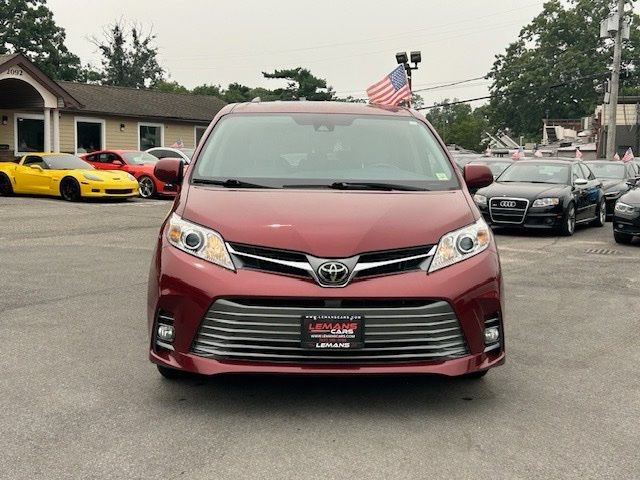 Used 2020 Toyota Sienna XLE w/ XLE Navigation Package AWD/4WD image 2