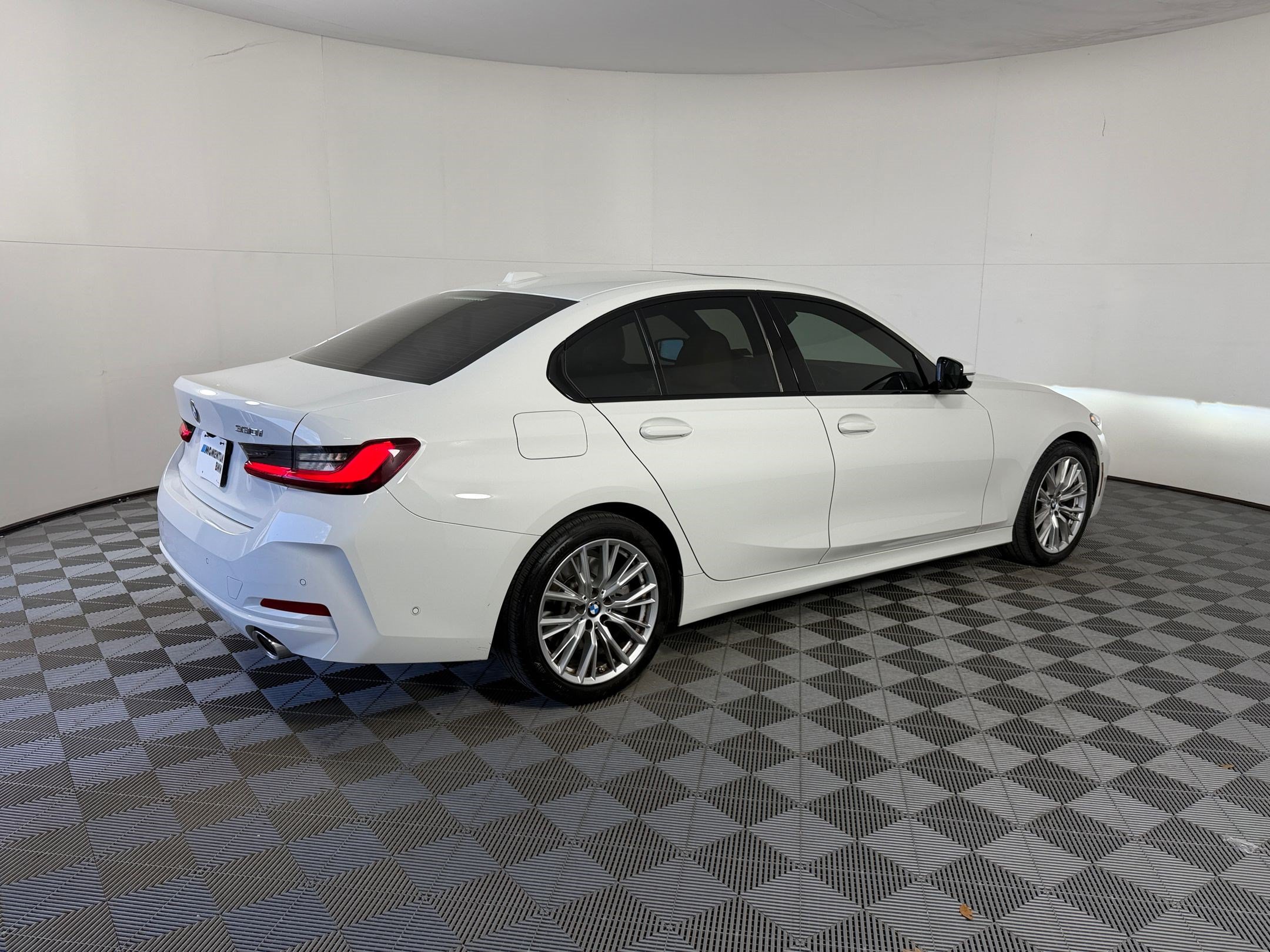 Certified 2023 BMW 330i Sedan w/ Parking Assistance Package RWD image 9