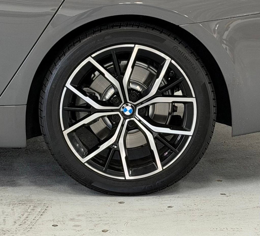 Used 2021 BMW 530i w/ Executive Package RWD image 8