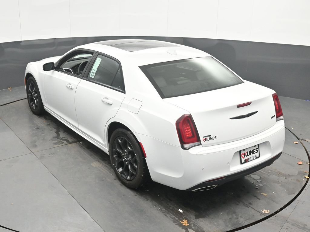 Used 2023 Chrysler 300 Touring L w/ Popular Equipment Group image 44