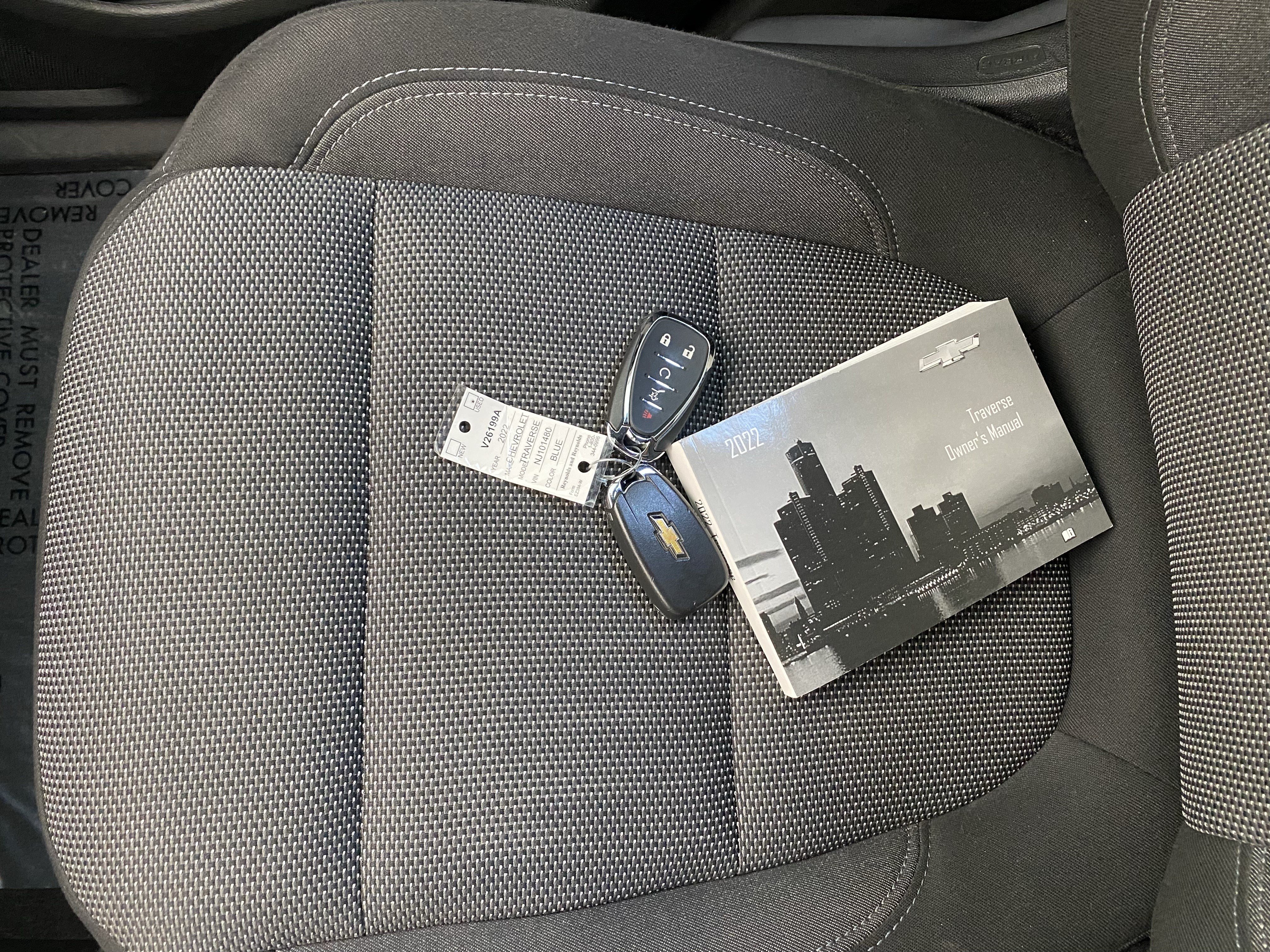 Used 2022 Chevrolet Traverse LT FWD image 9