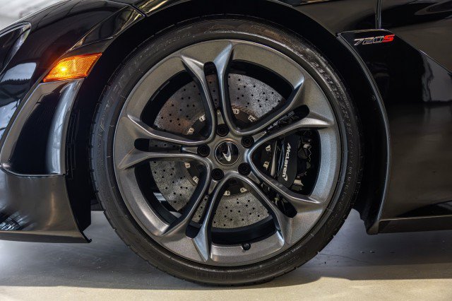 Used 2020 McLaren 720S Spider RWD image 44