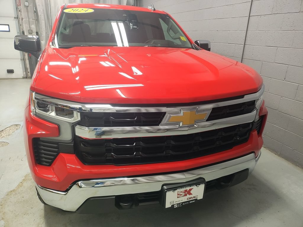 Used 2024 Chevrolet Silverado 1500 LT AWD/4WD image 6