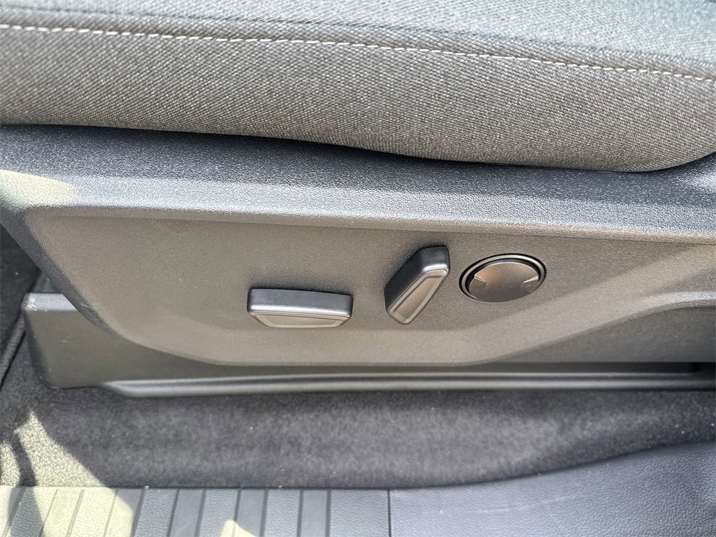 New 2025 Ford F150 XLT w/ Equipment Group 302A MID image 16