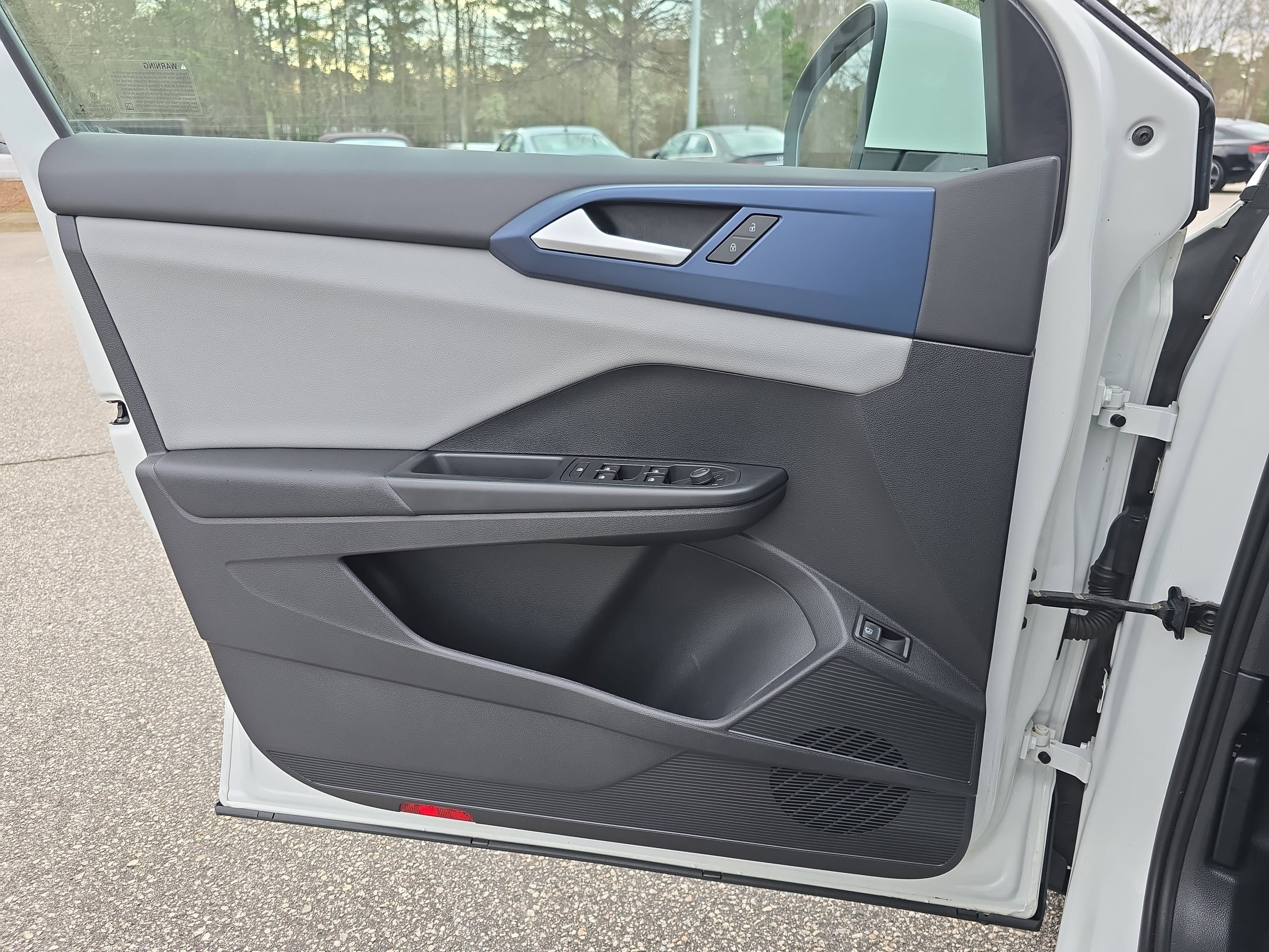 Used 2022 Volkswagen Taos SE image 24