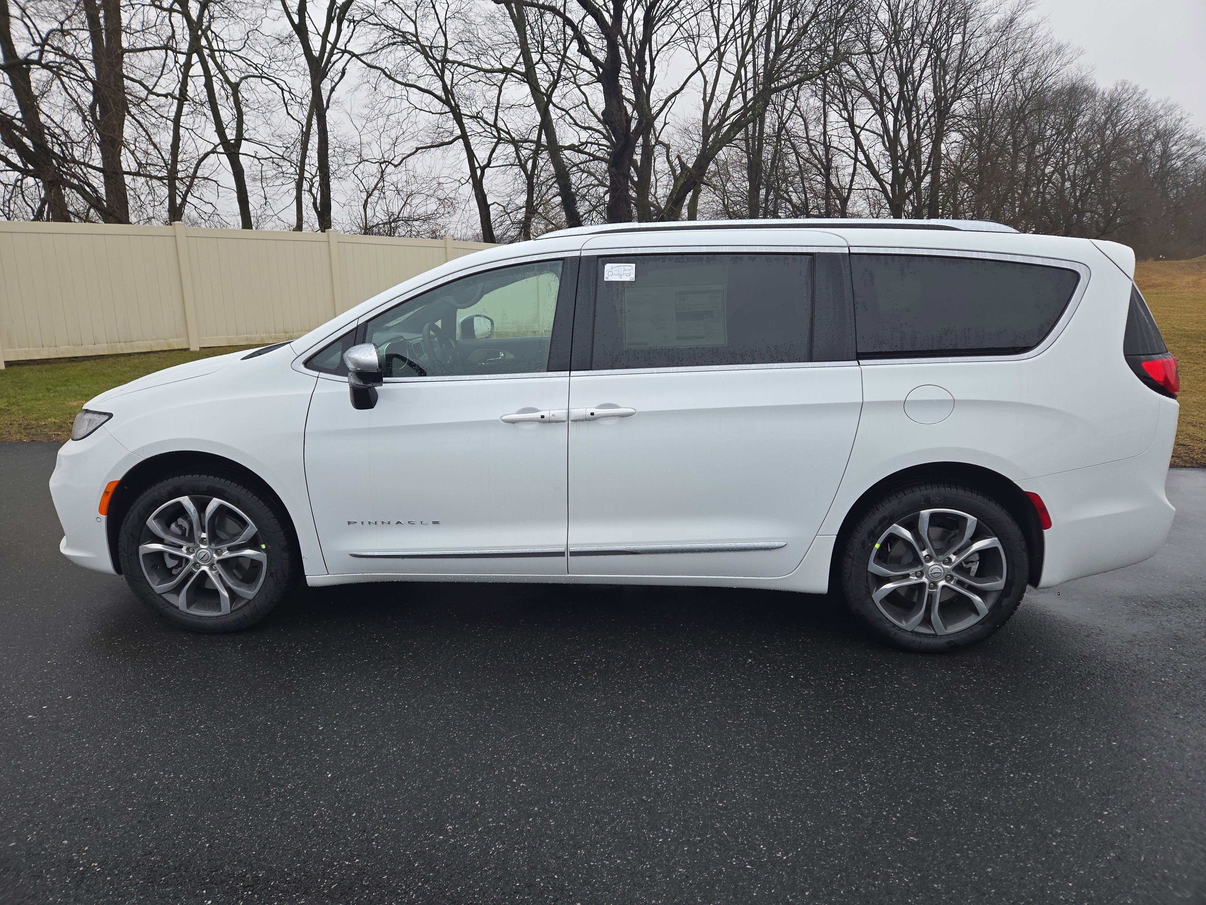 New 2026 Chrysler Pacifica Pinnacle AWD/4WD image 10