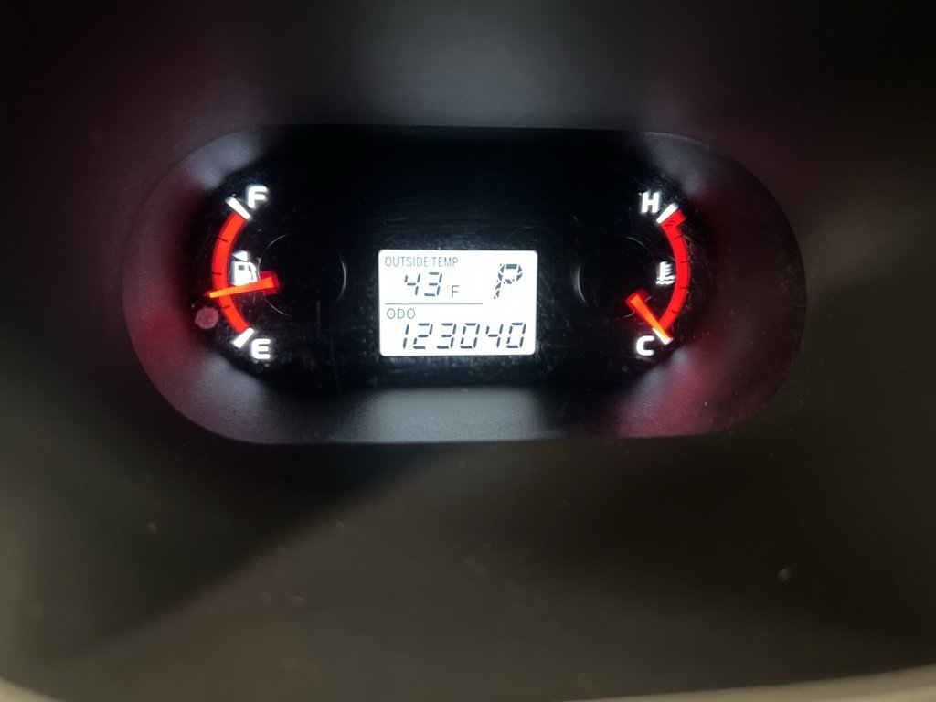 Used 2009 Pontiac Vibe w/ Preferred Package image 17