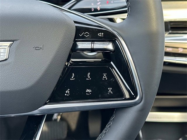 Used 2025 Cadillac Lyriq Luxury image 6