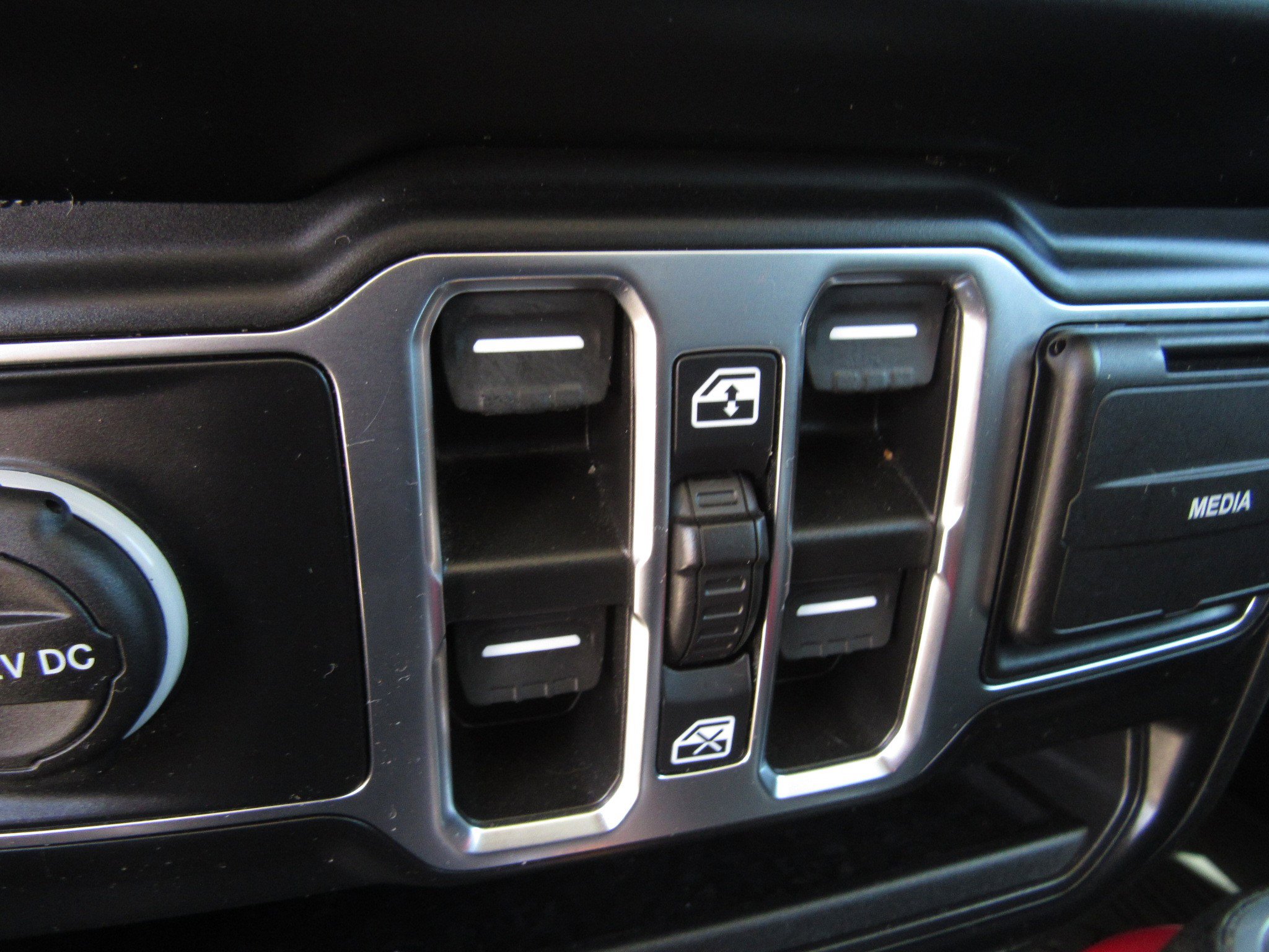 Used 2022 Jeep Wrangler Unlimited Sport image 19