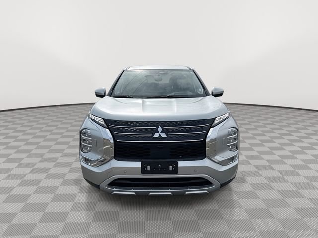 Used 2024 Mitsubishi Outlander SE Black Edition image 3