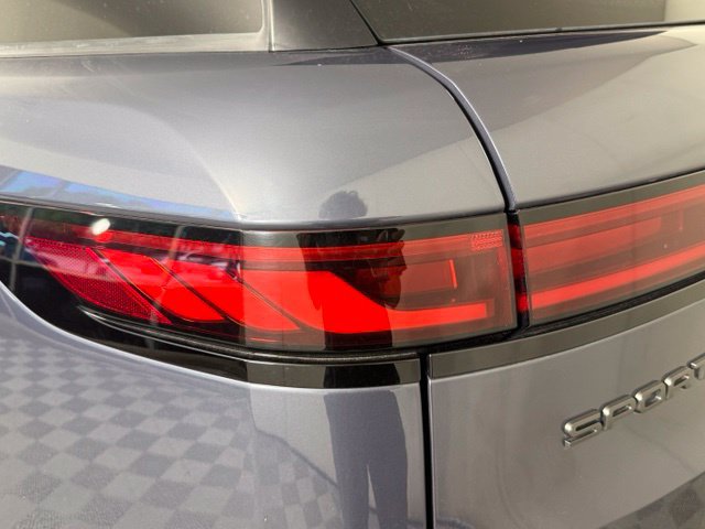 Used 2025 Land Rover Range Rover Sport Dynamic SE AWD/4WD image 11