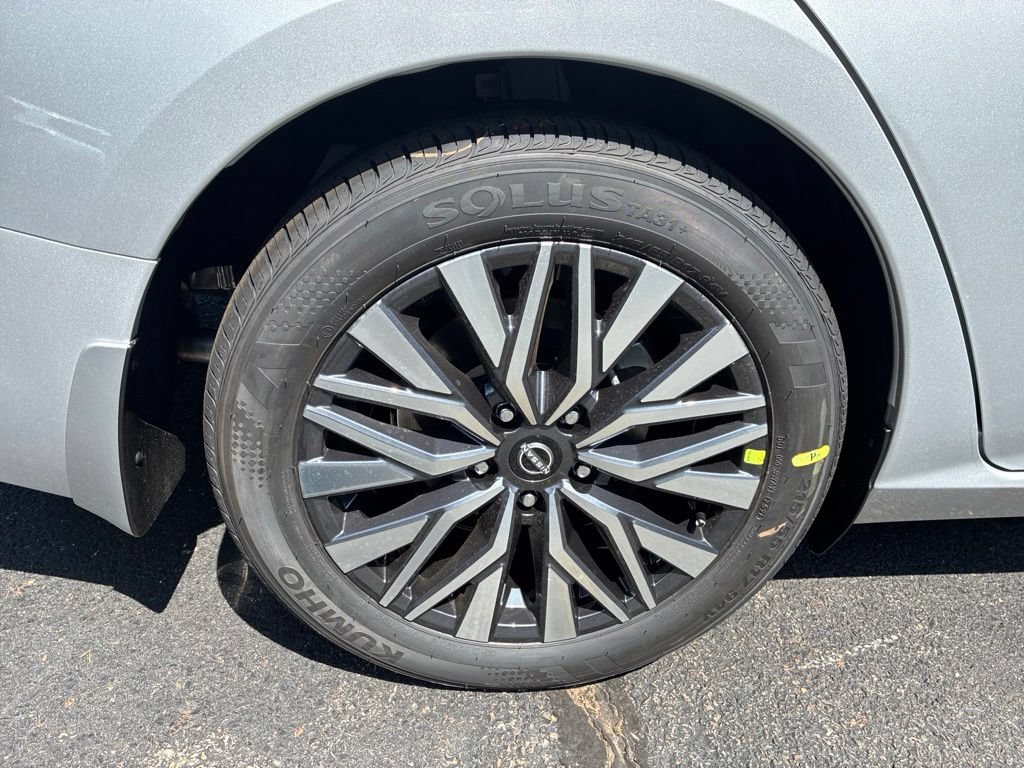New 2026 Nissan Altima 2.5 SV FWD image 10