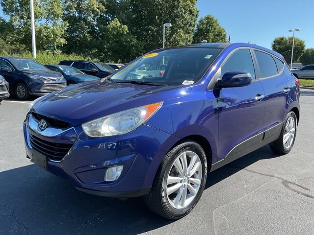 Used 2011 Hyundai Tucson Limited w/ Premium Pkg 3 FWD image 2