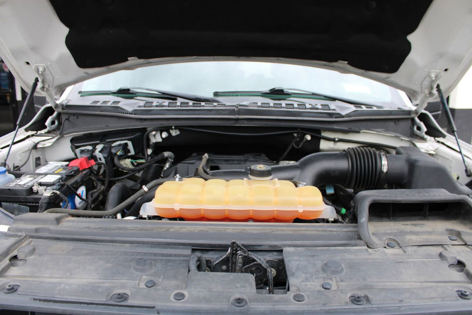 Used 2018 Ford F150 XLT image 40