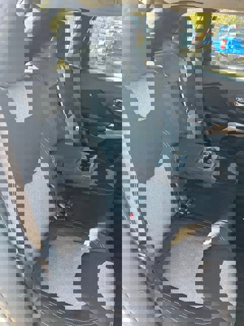 Used 2017 Jeep Cherokee Sport image 9