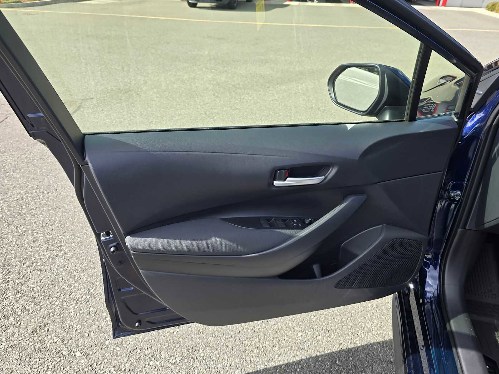 Certified 2026 Toyota Corolla SE w/ SE Package image 19