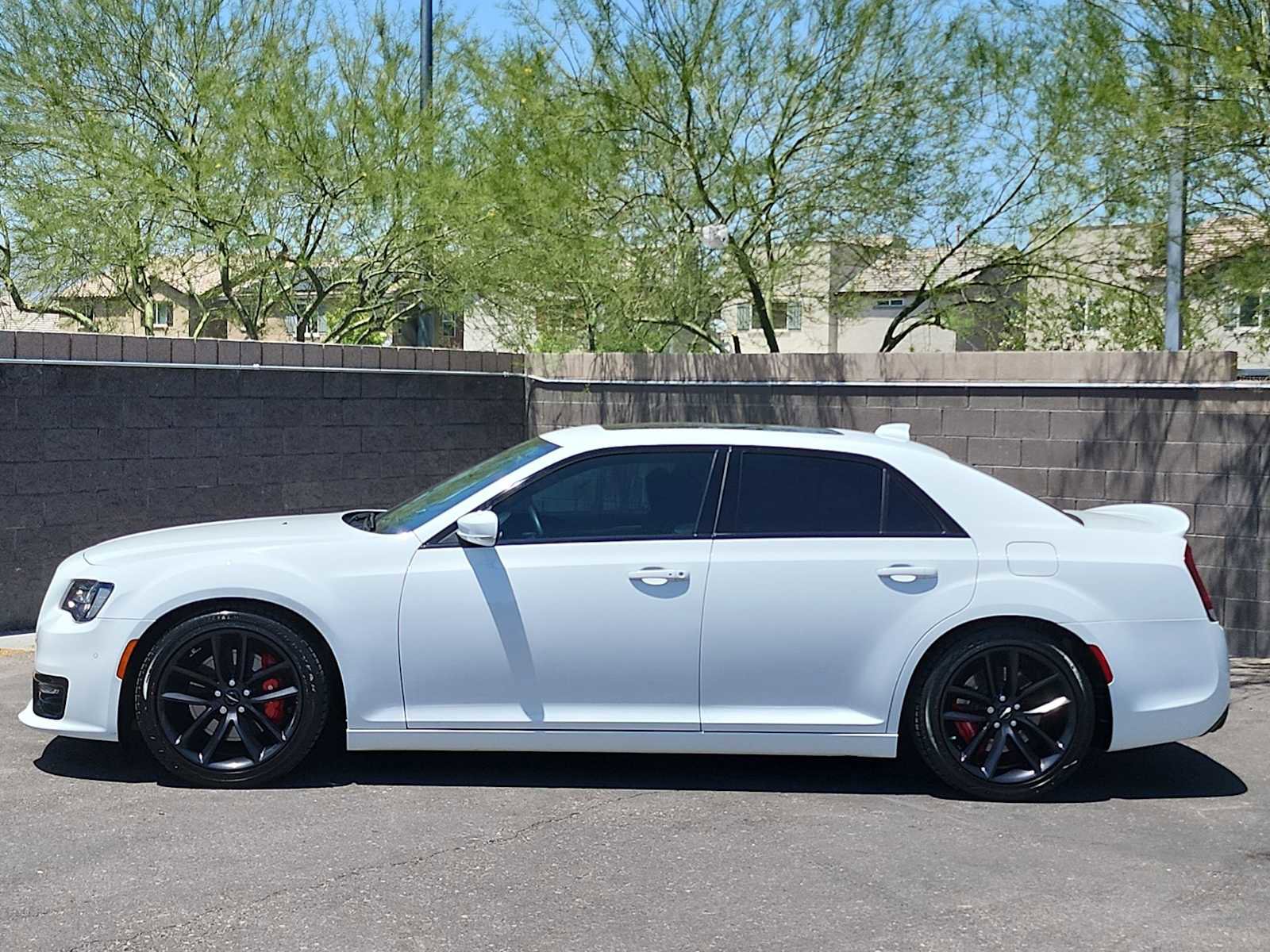 Used 2023 Chrysler 300 C RWD image 5