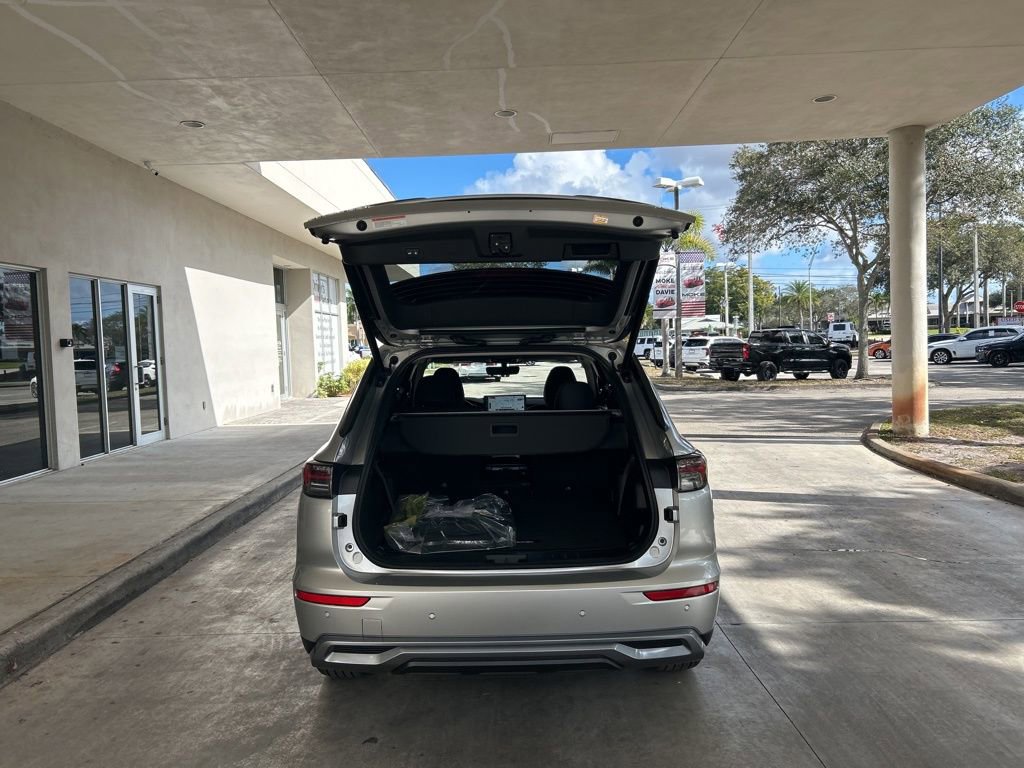 New 2026 Mitsubishi Outlander SE image 33