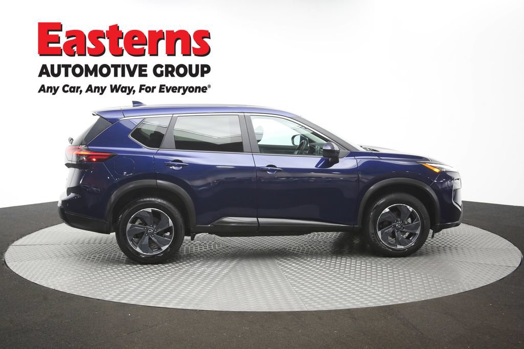 Used 2024 Nissan Rogue SV AWD/4WD image 44