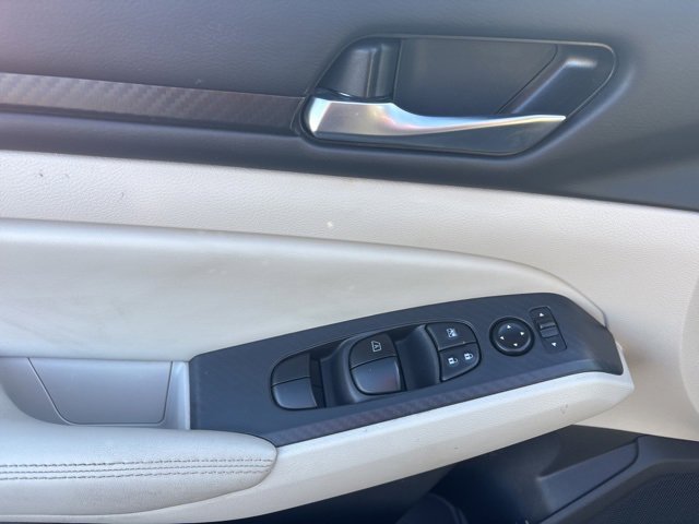 Used 2025 Nissan Altima 2.5 SV image 22