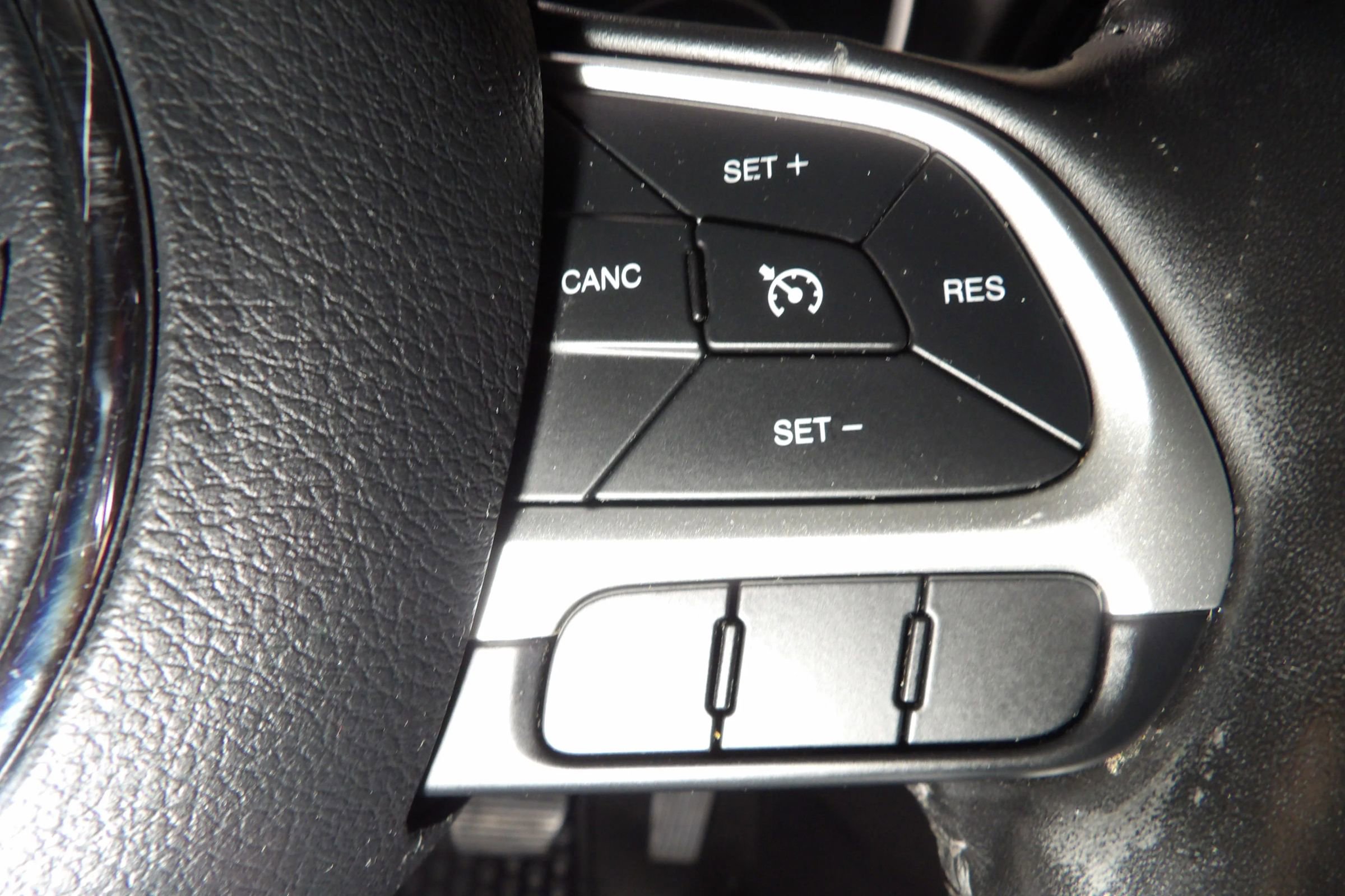 Used 2020 Jeep Compass Latitude FWD image 18