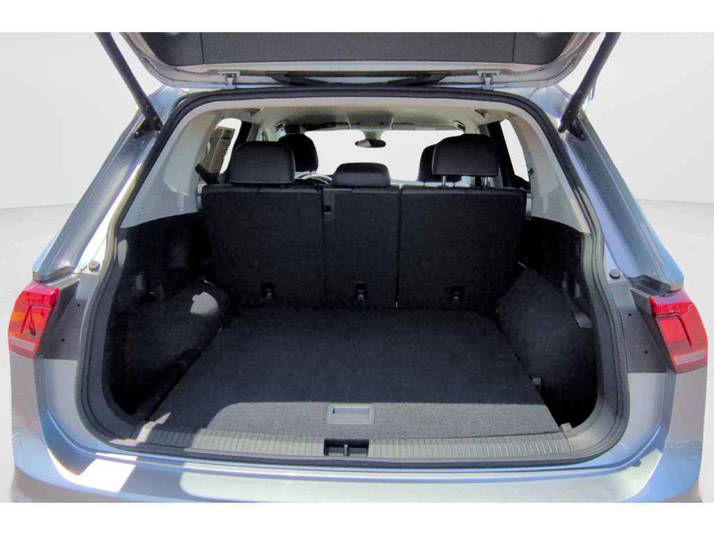 Used 2024 Volkswagen Tiguan SE AWD/4WD image 9