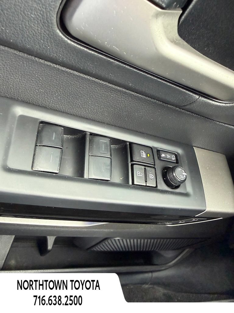 Used 2024 Toyota Tundra Limited AWD/4WD image 19