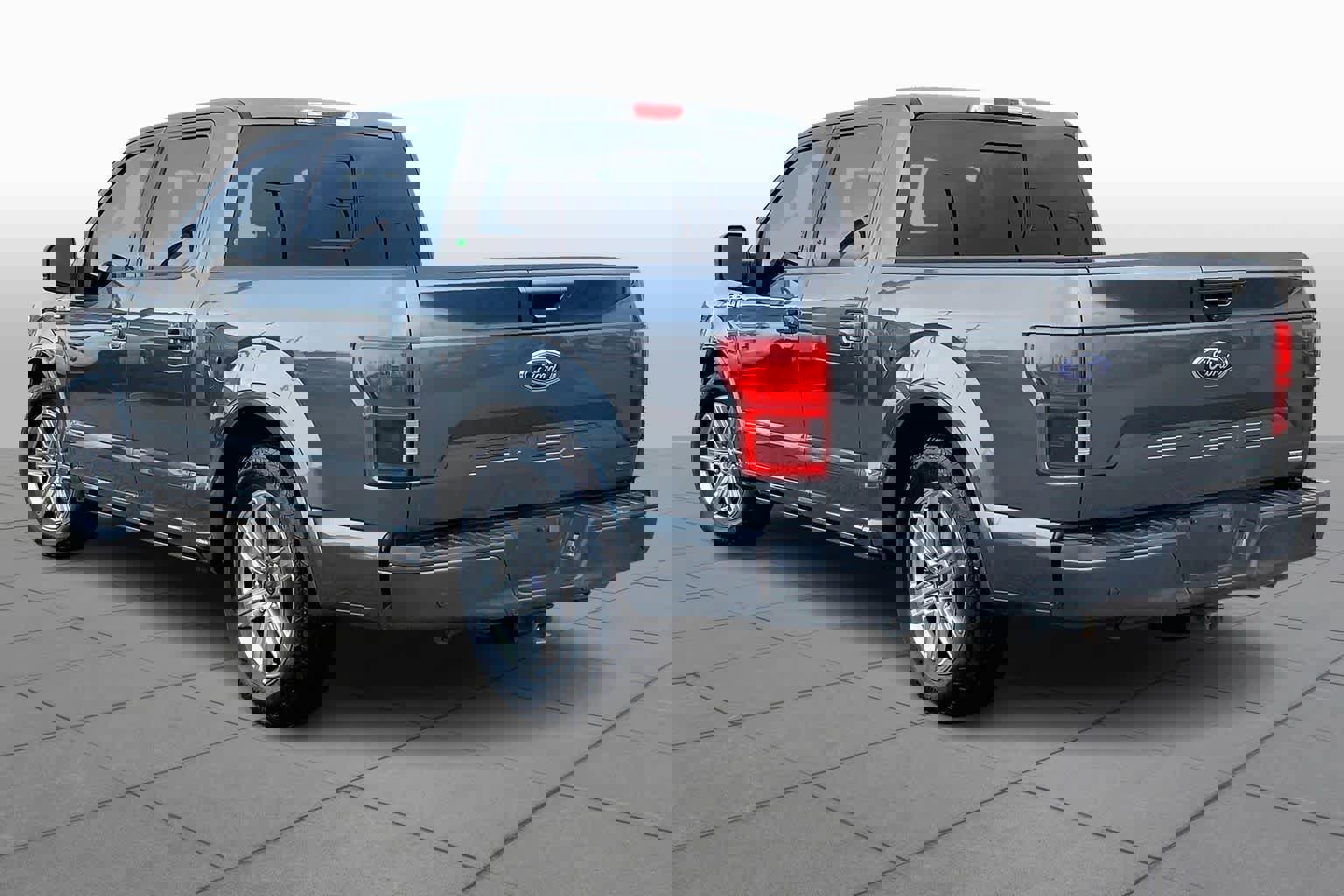 Used 2019 Ford F150 Lariat w/ Equipment Group 502A Luxury image 10