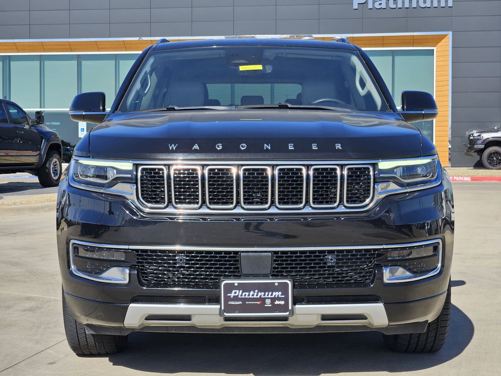 Used 2024 Jeep Wagoneer L Series II w/ Flexible Seating Group image 6