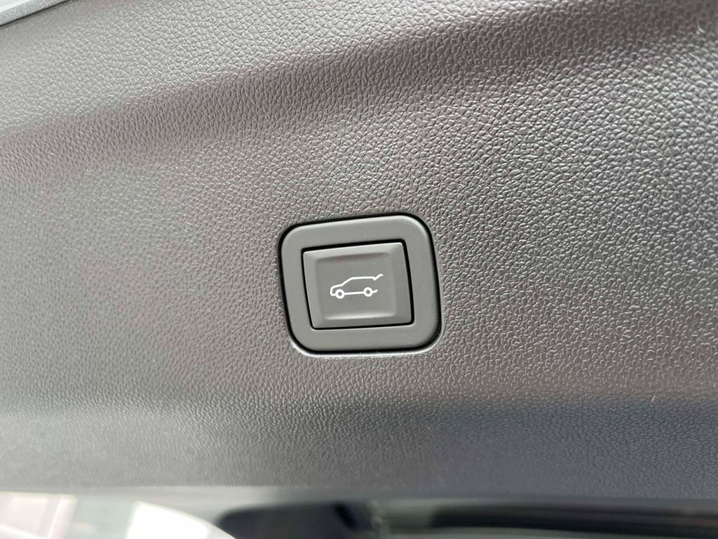 New 2026 GMC Yukon XL Elevation AWD/4WD image 19