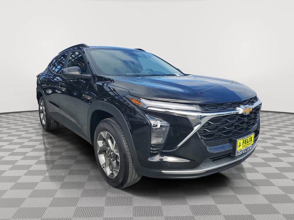 New 2026 Chevrolet Trax LT image 2