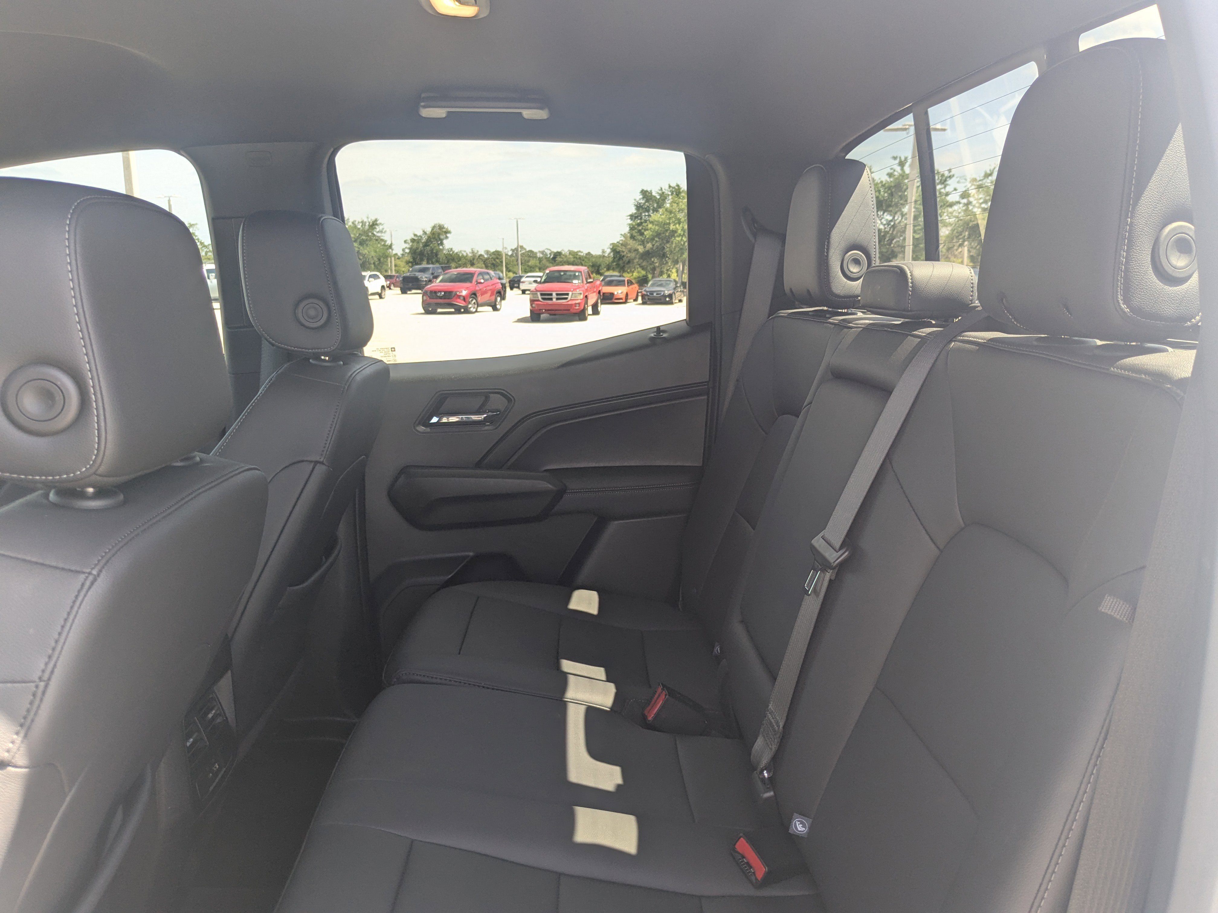 Used 2024 GMC Canyon Elevation w/ Elevation Premium Package image 15