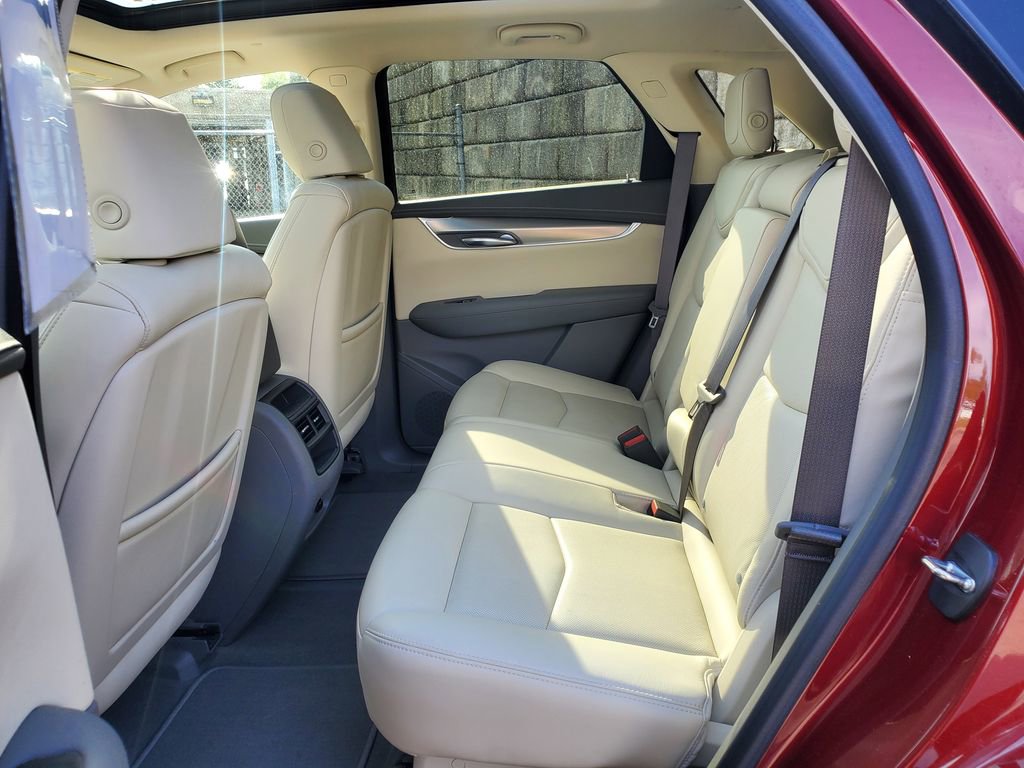 Used 2017 Cadillac XT5 Luxury w/ Driver Awareness Package FWD image 38