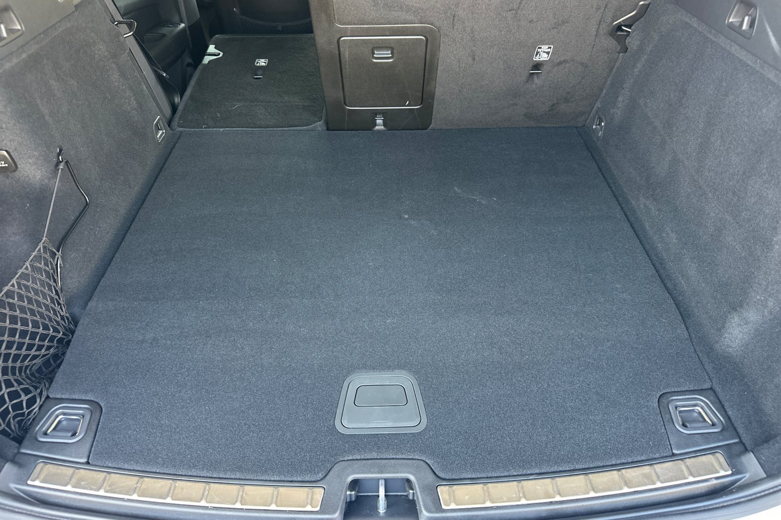 Certified 2023 Volvo XC60 T8 Plus AWD/4WD image 17