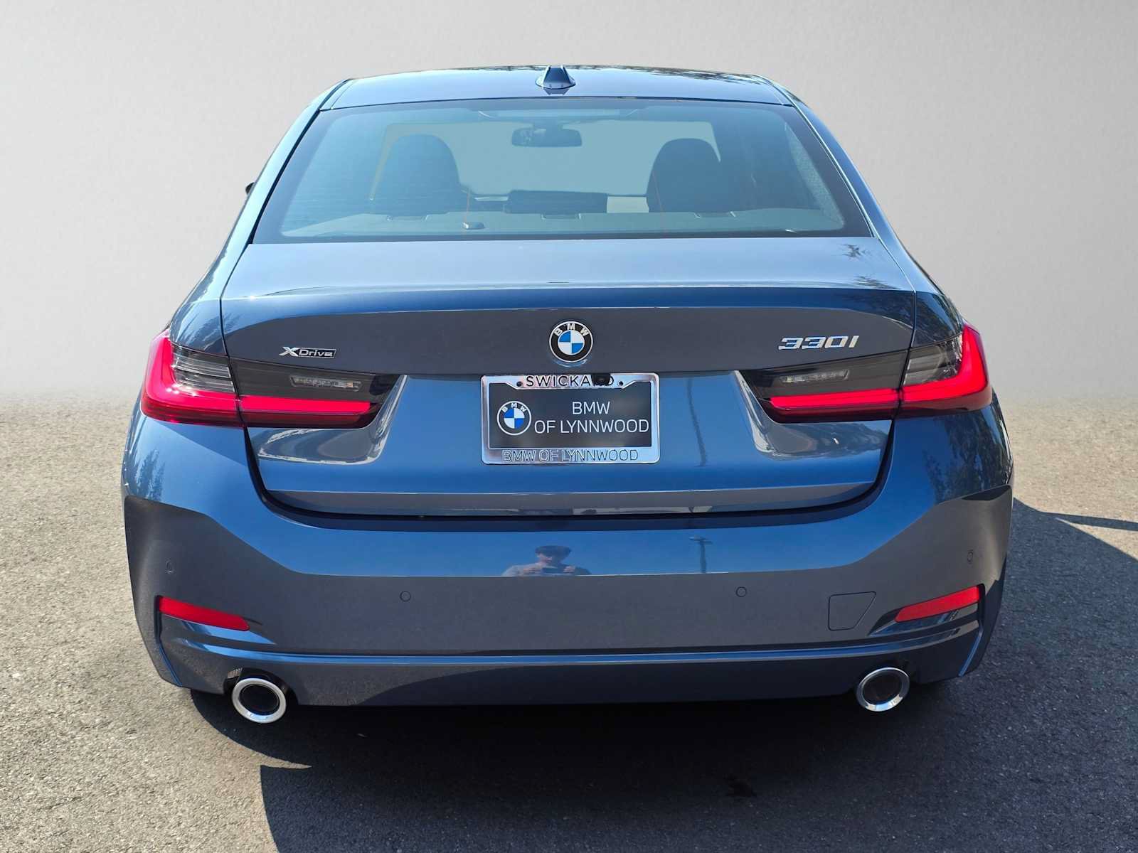 Used 2026 BMW 330i xDrive Sedan w/ Convenience Package AWD/4WD image 4