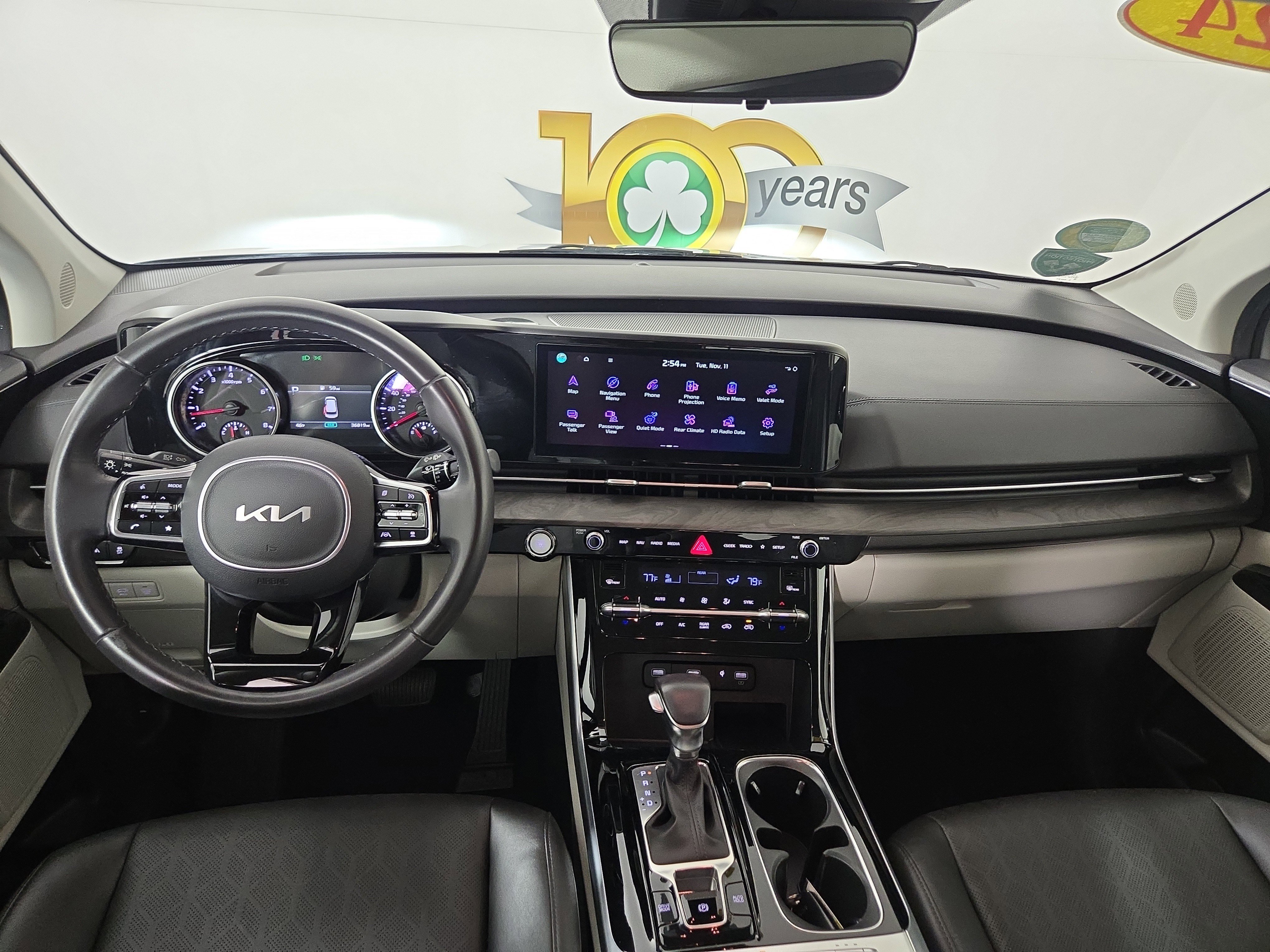 Used 2024 Kia Carnival EX image 15