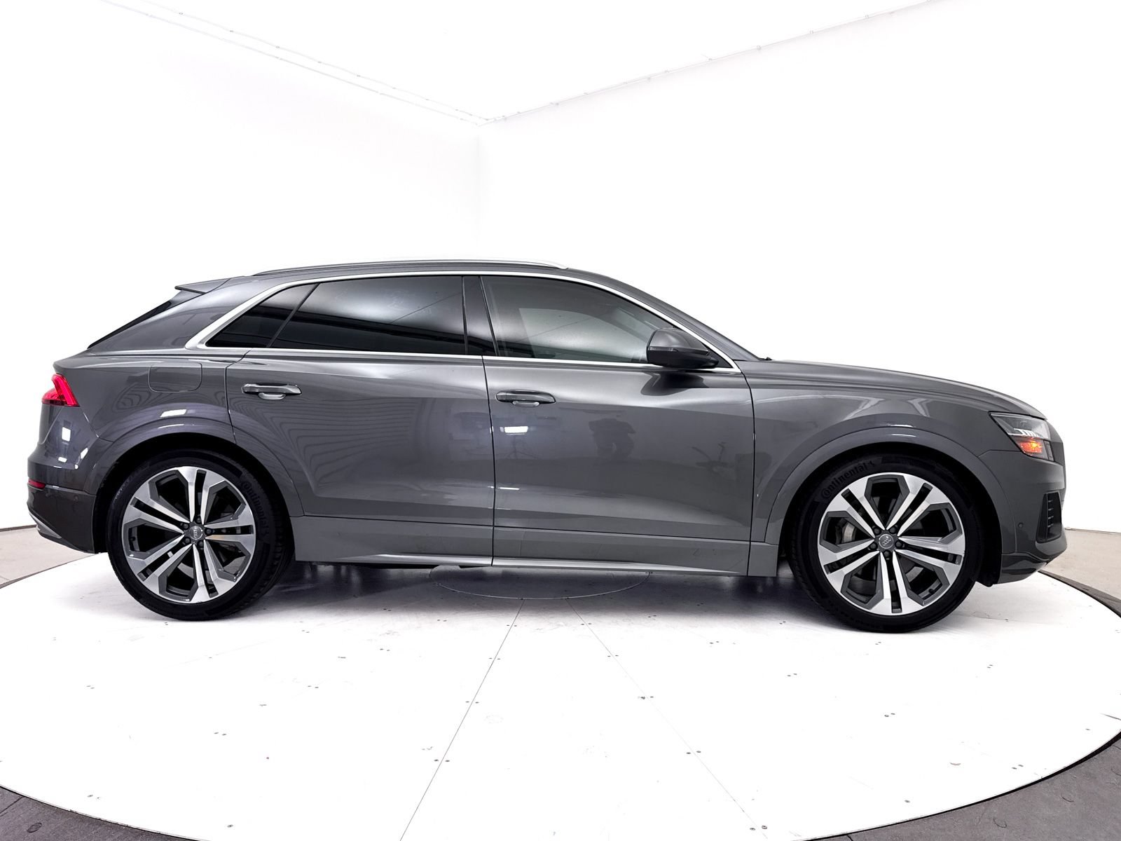 Used 2019 Audi Q8 Prestige w/ Adaptive Chassis Package AWD/4WD image 41