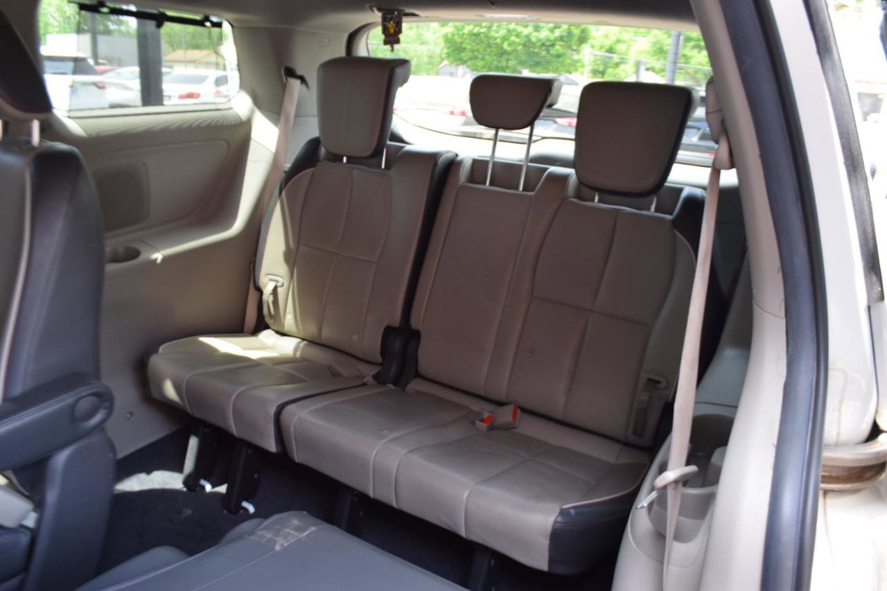 Used 2015 Kia Sedona SX FWD image 35