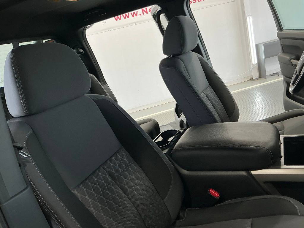 Used 2024 Nissan Titan SV w/ SV Bronze Edition Package image 25