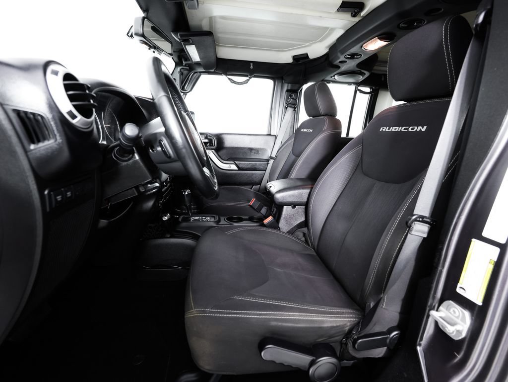 Used 2014 Jeep Wrangler Unlimited Rubicon w/ Dual Top Group AWD/4WD image 22
