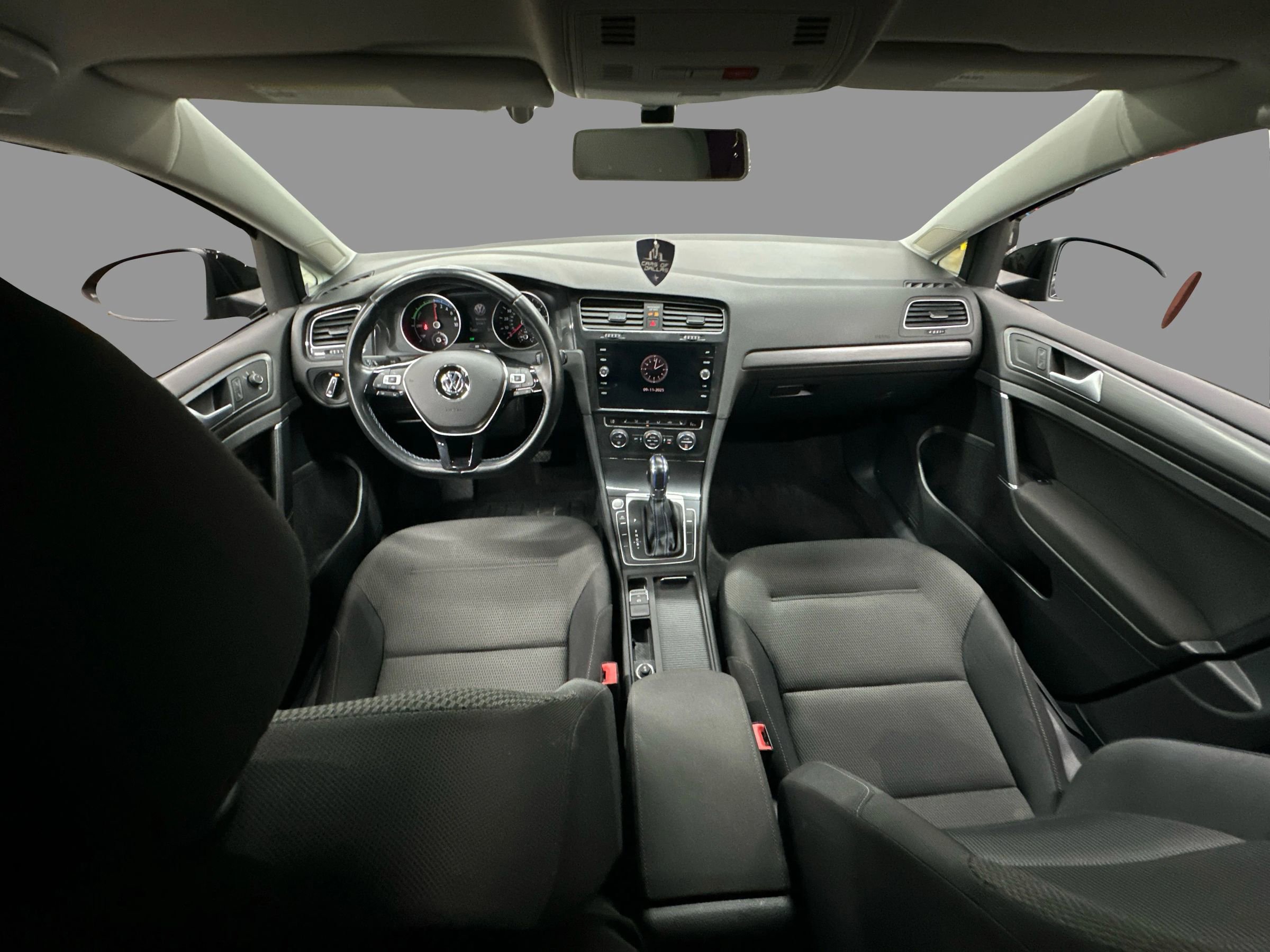 Used 2019 Volkswagen e-Golf SE w/ Driver Assistance Package image 40