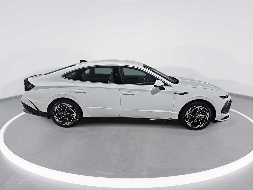New 2026 Hyundai Sonata SEL FWD image 4