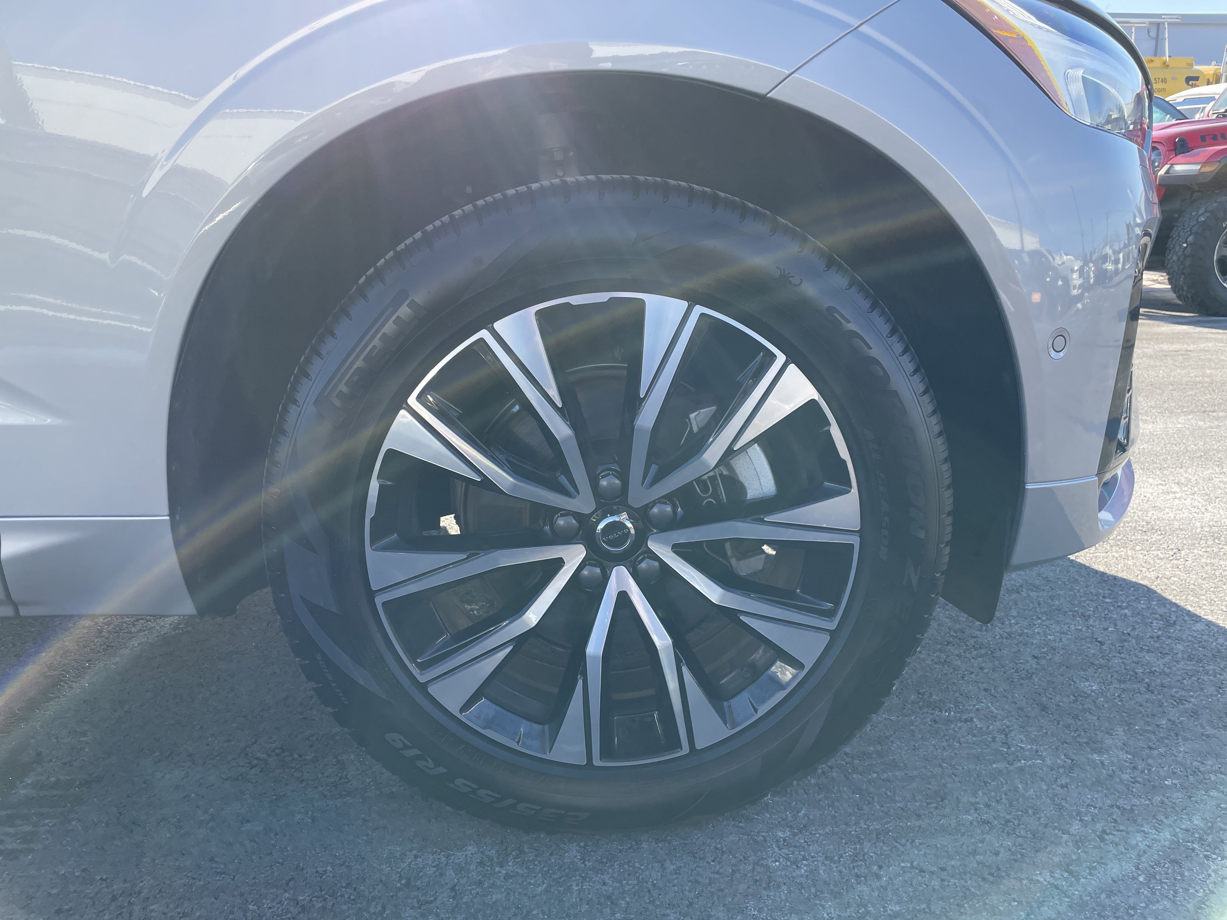 Used 2025 Volvo XC60 B5 Plus image 7