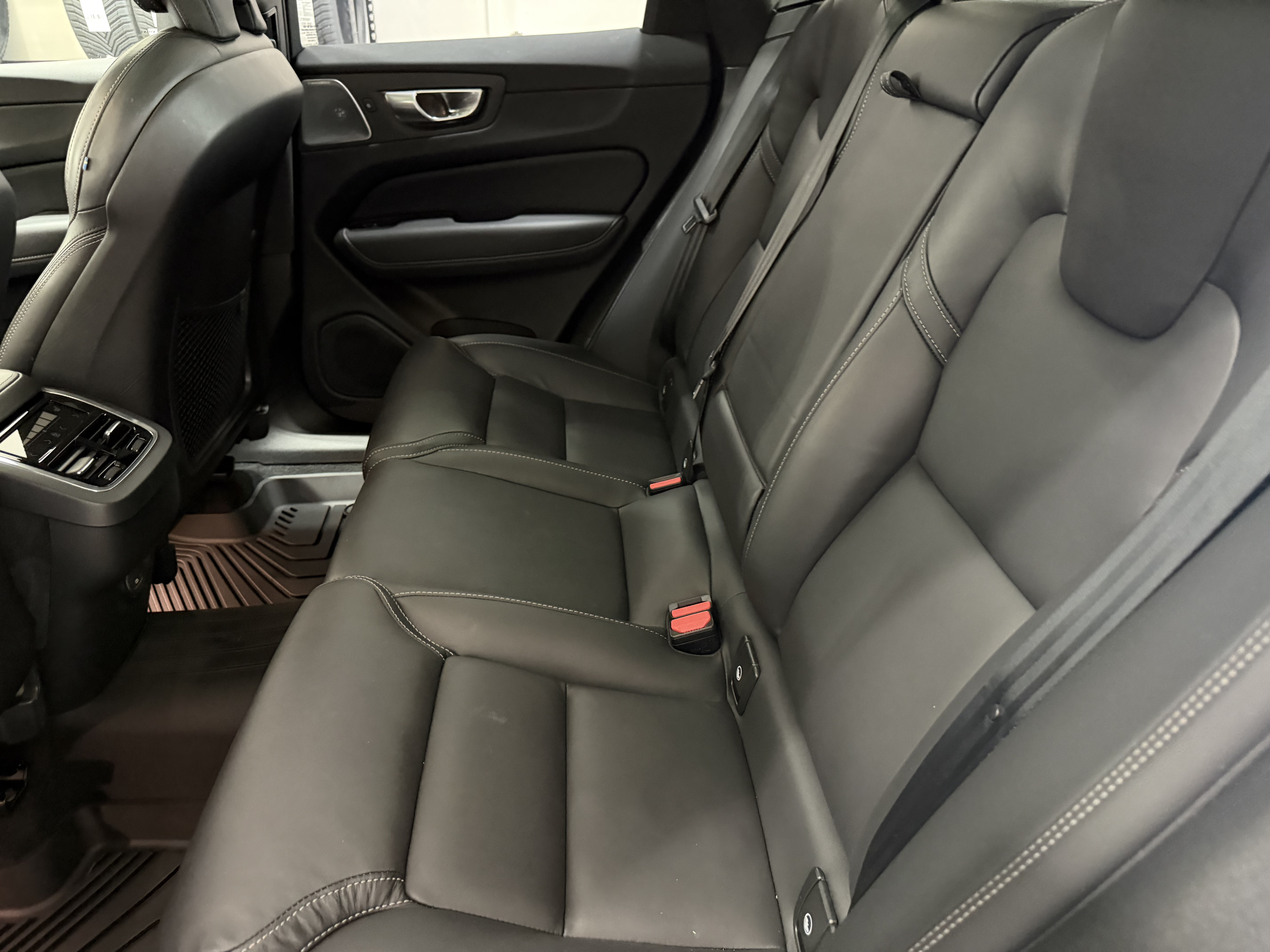 Used 2023 Volvo XC60 B6 Ultimate w/ Climate Package AWD/4WD image 21