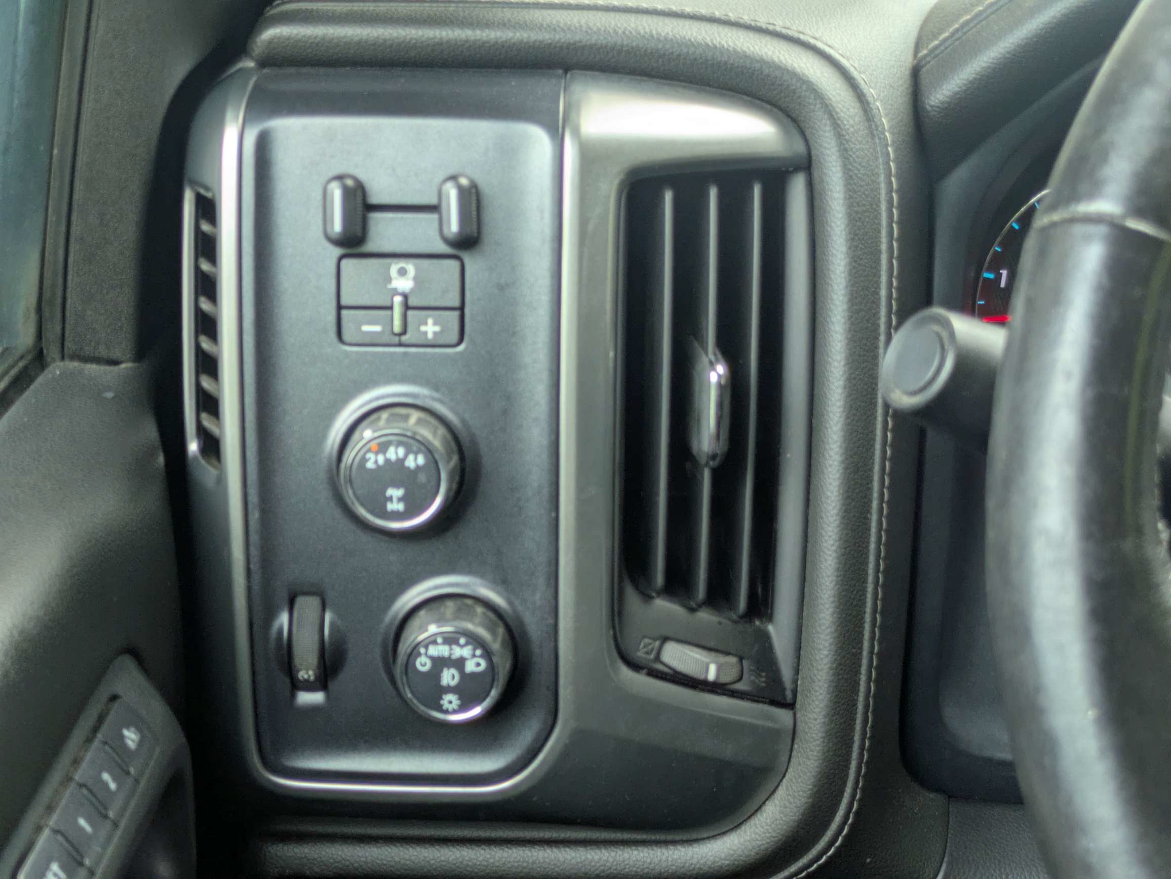 Used 2018 Chevrolet Silverado 2500 LTZ w/ Duramax Plus Package AWD/4WD image 13