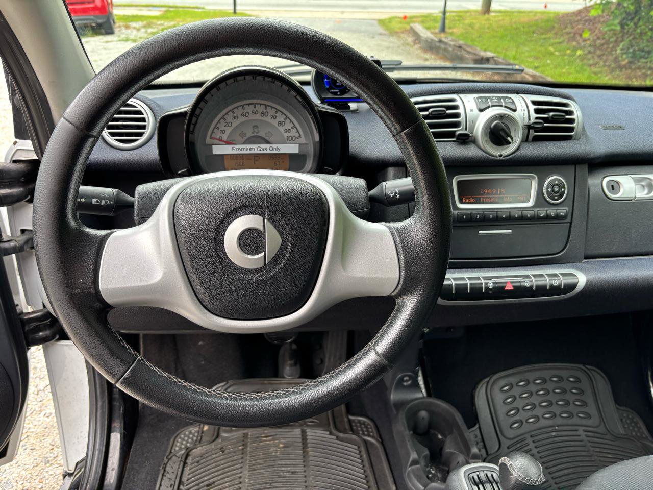 Used 2015 smart fortwo pure image 15