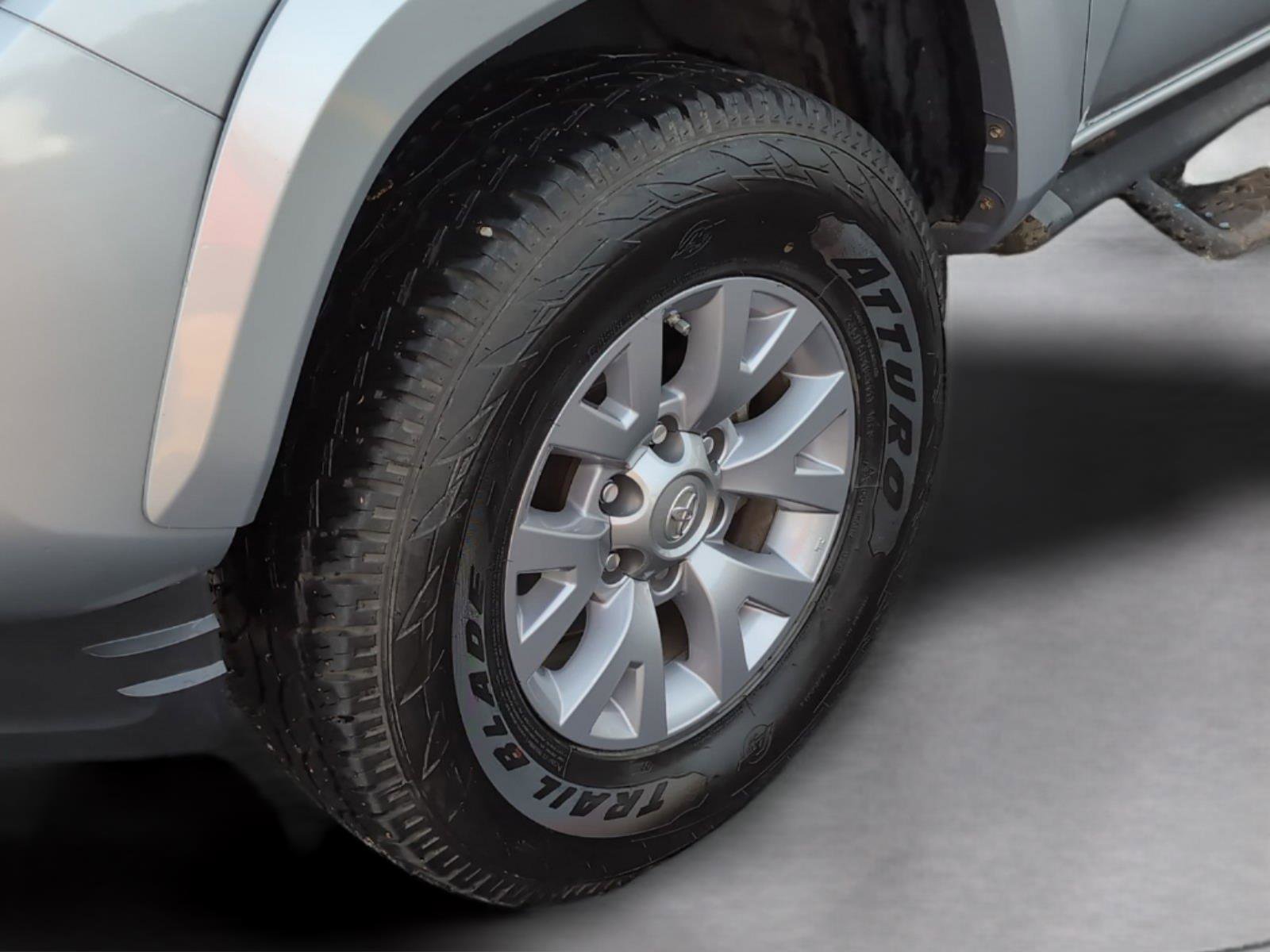 Used 2019 Toyota Tacoma SR5 RWD image 11