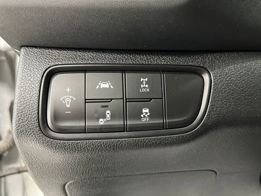 Used 2019 Hyundai Santa Fe AWD image 32