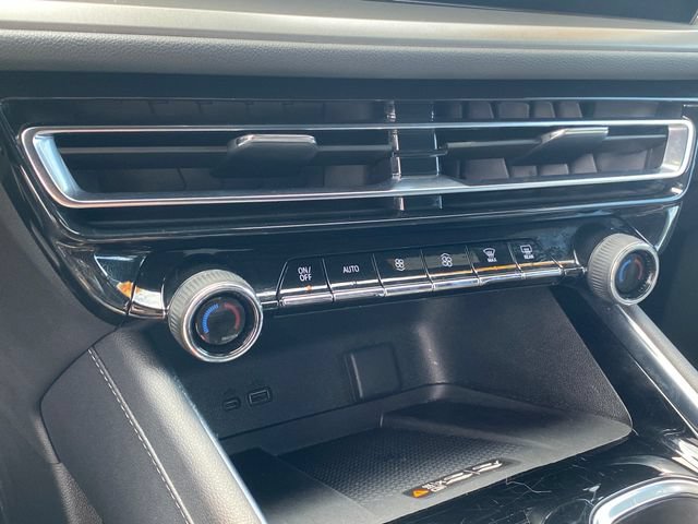 Certified 2025 Chevrolet Traverse LT FWD image 13