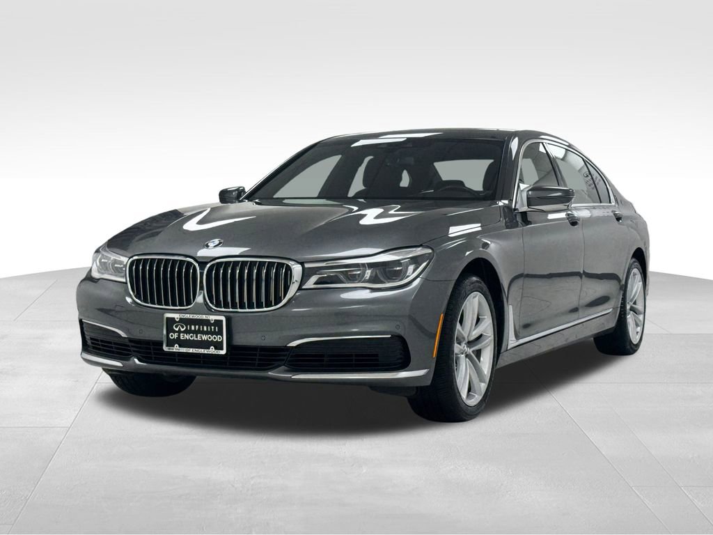 Used 2019 BMW 750i xDrive w/ Executive Package image 3